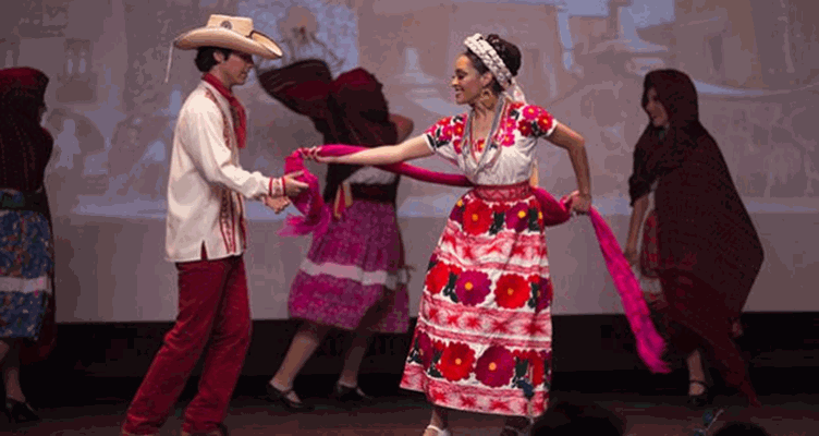 ‘Christmas in Mexico’ fills Student Union with Mexican culture and holiday spirit
