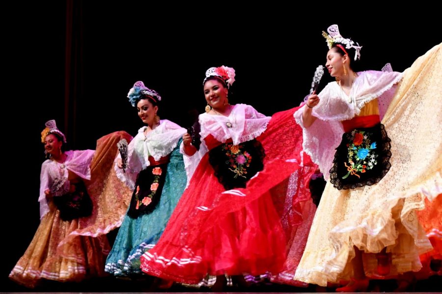 EC professors give a glimpse of Chicano music and dance as a part of the “Celebration of Chicano Culture” series