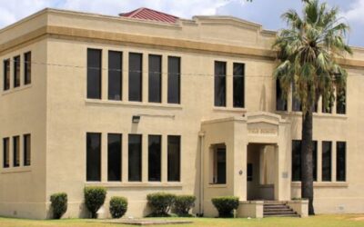 Travis County commissioners endorse preserving Palm School