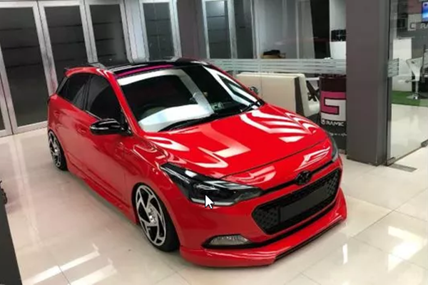 Modified Hyundai Elite i20 Lowrider Leaves No Room For Speed Bumps or Haters